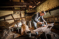 Schmied bei der Arbeit im Schwarzwälder Freilichtmuseum Vogstbauernhof